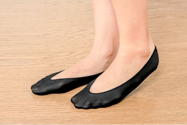 【ネット限定】脱げにくいカバー（ヌーディタイプ）　（3足組 23〜25cm）　ブラック