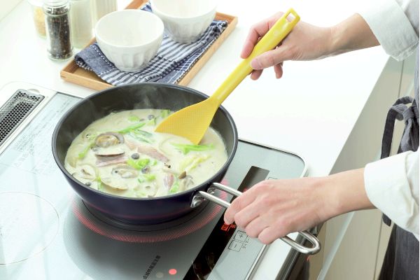 栗原はるみ　ＩＨ対応深型フライパン