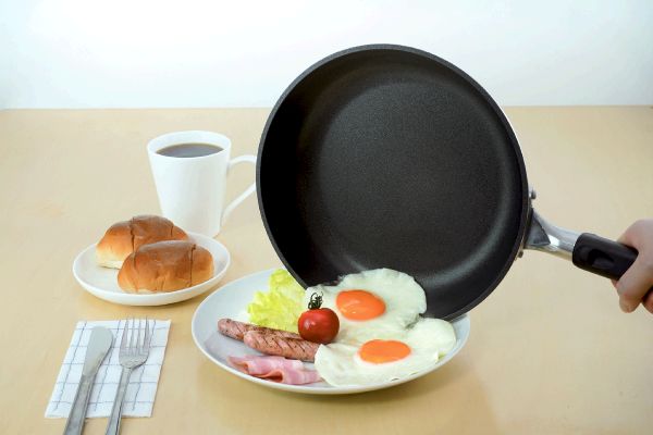 技逸品フライパン