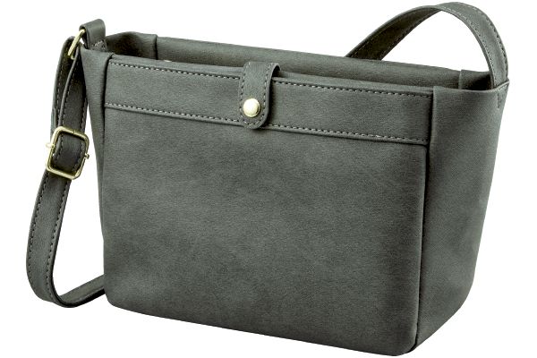 ほどよいサイズ感のショルダーバッグ チャコール