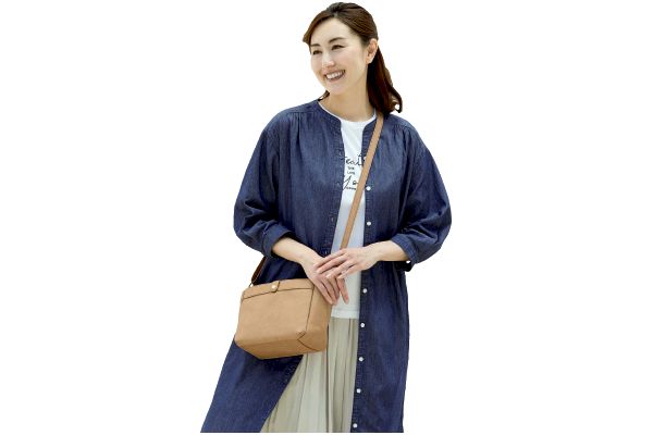 ほどよいサイズ感のショルダーバッグ