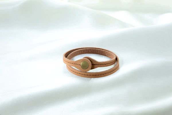 静電気除去本革おしゃれブレスレット キャメル