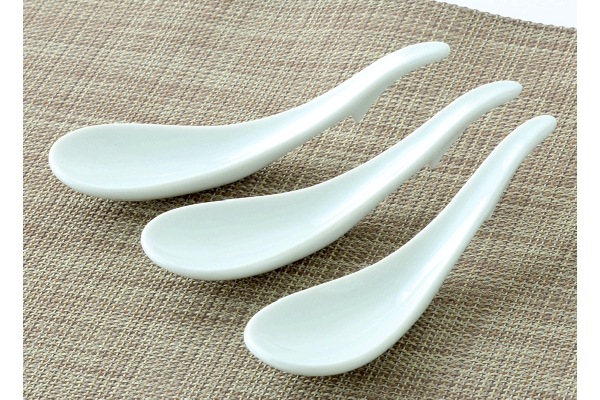 口当たり滑らかなレンゲスプーン