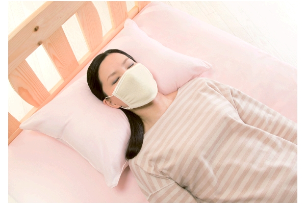 シルクおやすみマスク