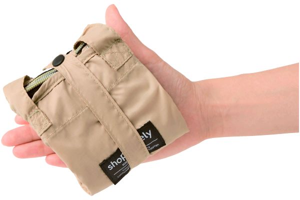 手の平サイズに畳めるリュック