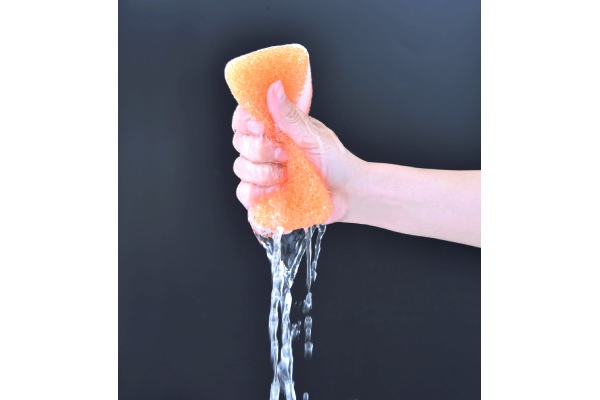 水切れが良く丈夫なスポンジ