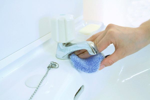 洗面台洗いタワシ