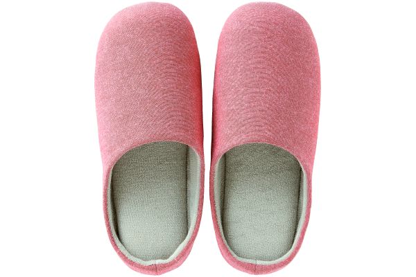 つま先上がりのシャンブレースリッパ　レッド