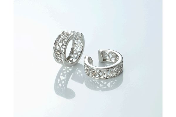 ダイヤモンド透かし柄イヤークリップ