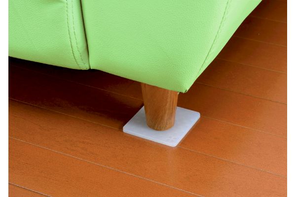 ソファーがズレにくいシリコンマット