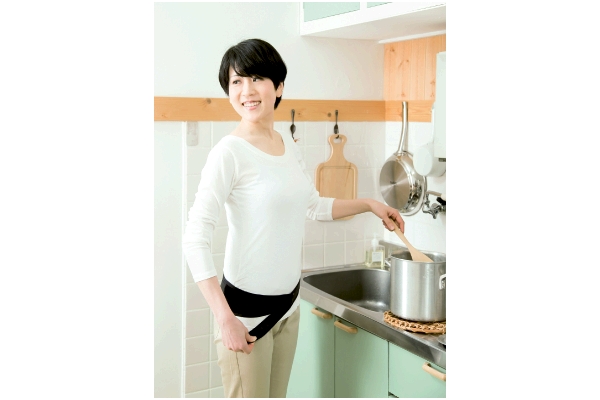 片手で締められる簡単骨盤ベルト