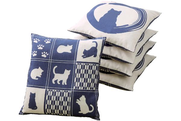 座布団カバー　猫と矢絣柄