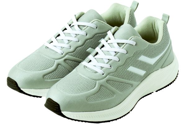 滑りにくくて歩きやすい防水スニーカー 22.5cmグレー