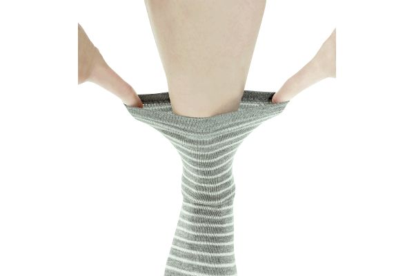 とにかく丈夫な5本指ボーダーソックス