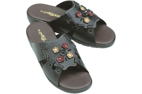 フラワーモチーフお出かけサンダル