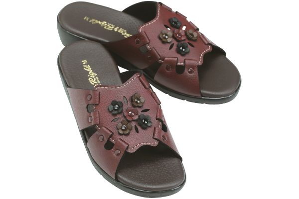 フラワーモチーフお出かけサンダル