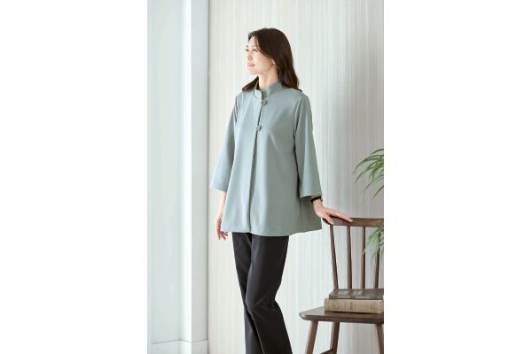 サラッと快適ポンチョ風ジャケット