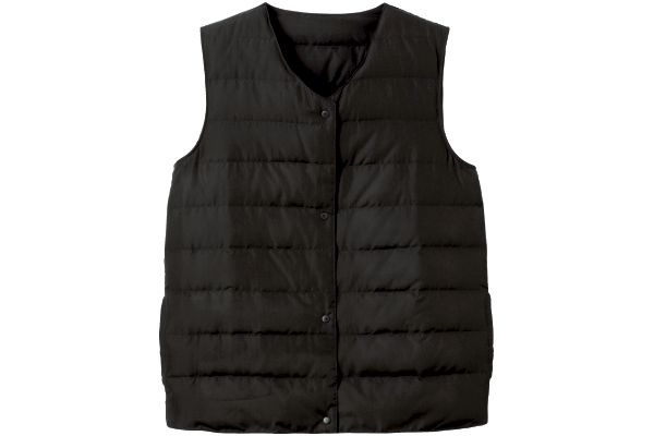 ふわっと軽いダウンベスト