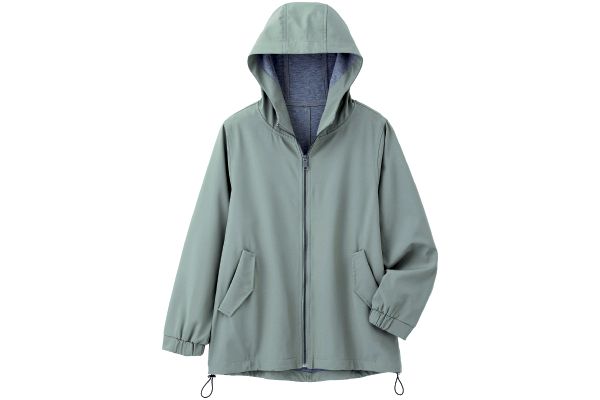 季節の変わり目にパーカージャケット