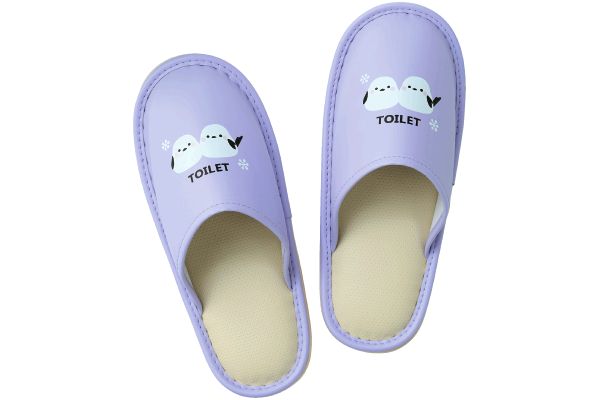 履き口の広いトイレ用スリッパ