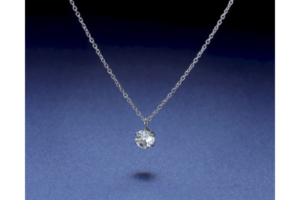 ホワイトトパーズペンダント