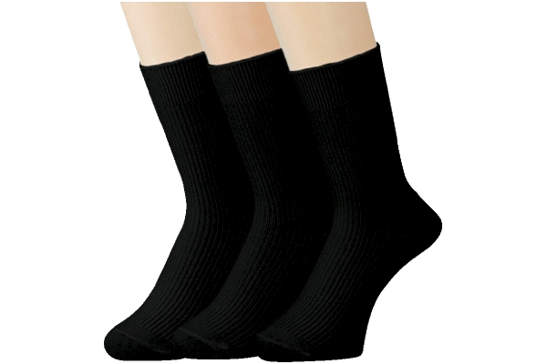 薄くても丈夫なブラックソックス