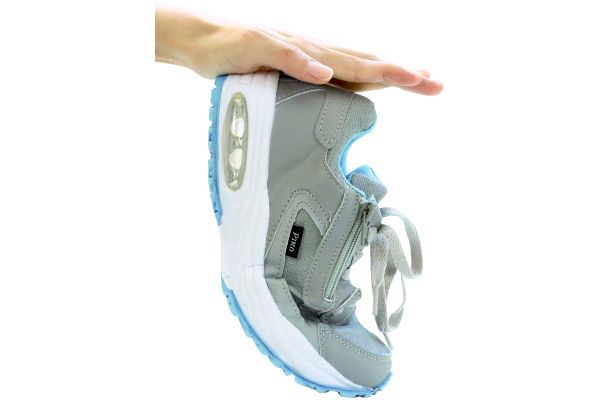 ＰＩＫＯ　エアヒールスニーカー