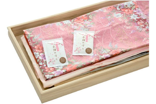 住まいの湿気とり　衣類の守り