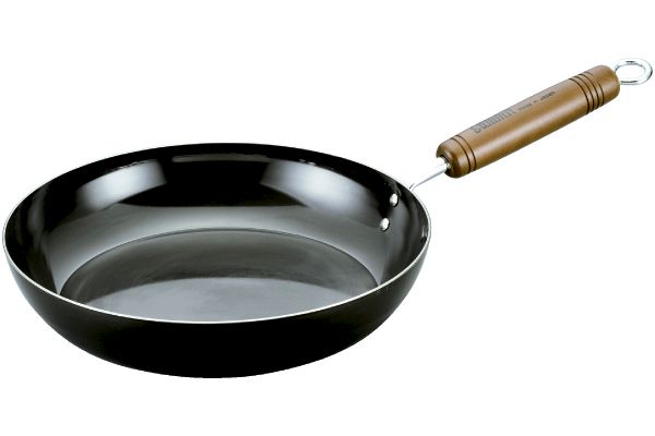 厚さが自慢！鉄のフライパン