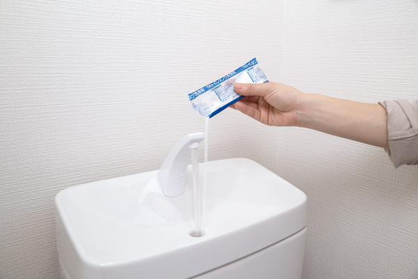 トイレタンク洗浄剤