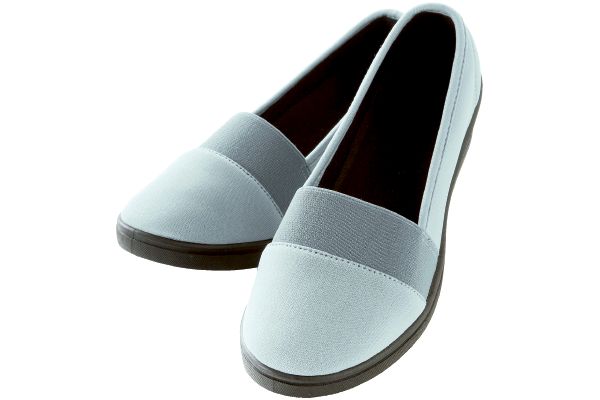 歩きやすい　らくらくおでかけパンプス