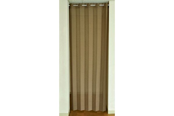 【ネット限定】パタパタ間仕切りカーテン　　ブラウン