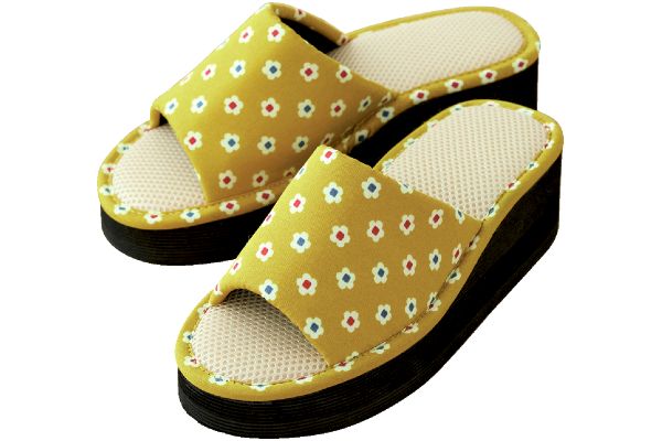 家事らく厚底スリッパ