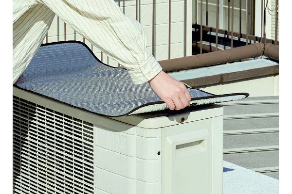 エアコン室外機遮熱パネル　マグネット式