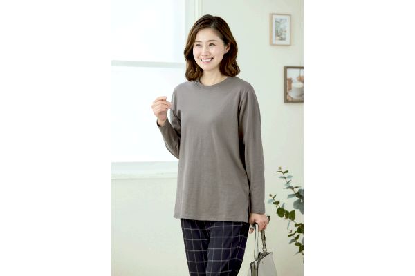 ベーシックな長袖Ｔシャツ