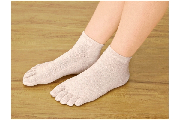 シルクの思いやり　5本指スニーカーソックス
