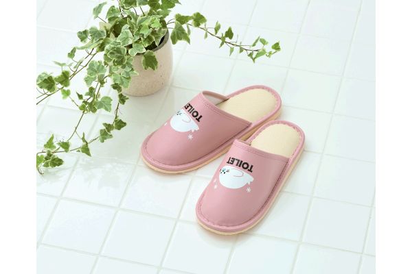 履き口の広いトイレ用スリッパ