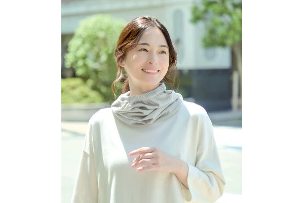 スッポリ被れる さらさら綿麻ＵＶネックカバー