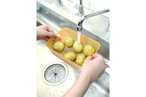 フタをしたままレンジで蒸し器　１．８Ｌ