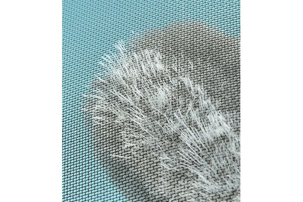ブラシをミックスした網戸クリーナー