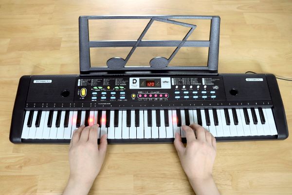 ガイド機能付電子ピアノ