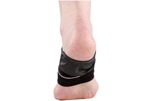 【ネット限定】つるりん小町かかとサポーター　（１組２枚　22〜25cm）　ブラック