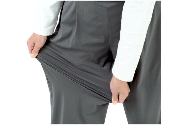すっきり脚長タックワイドパンツ