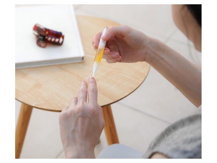 【ネット限定】ネイルオイル　ローズ　２ｍｌ