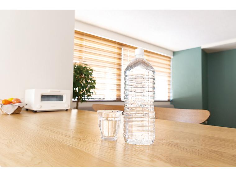 ラベルのない水（あずみ野の水）ペットボトル 2l×6